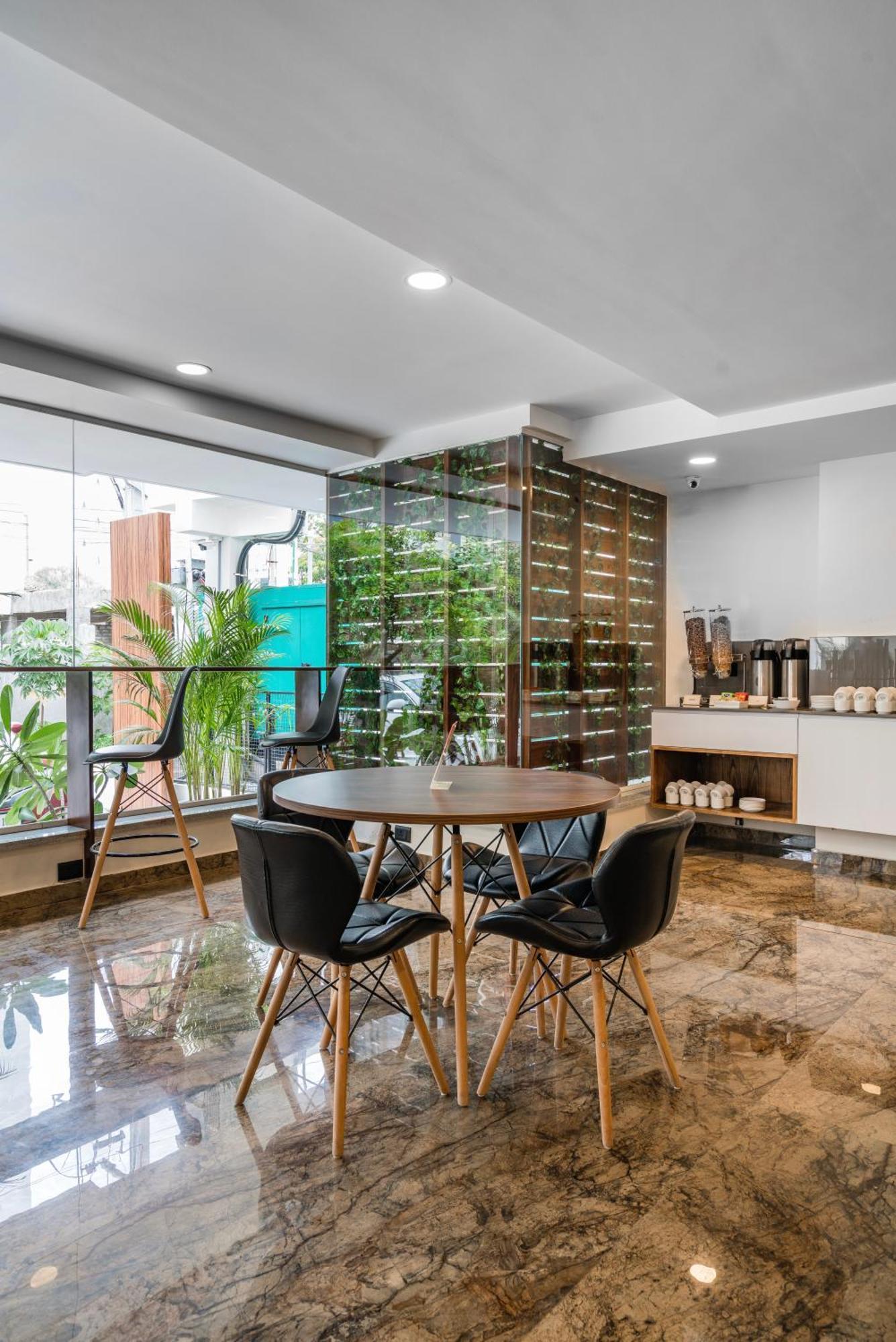 Skyla Studios & Suites - Hitech City Hajdarábád Exteriér fotografie